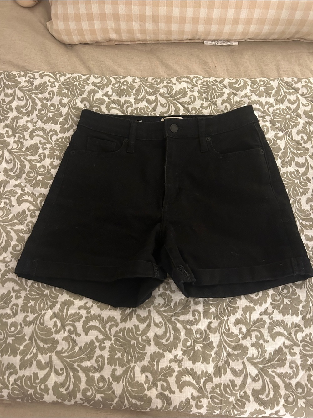 Universal Thread Black Women's Denim Shorts size 4/27R